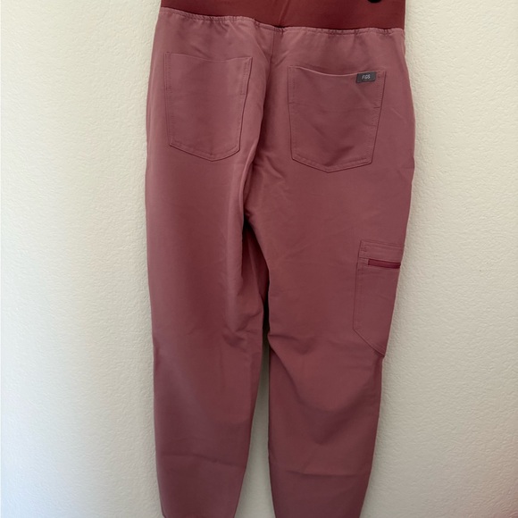 Figs Mauve Pants with Pocket Detail NWT - Picture 3 of 8